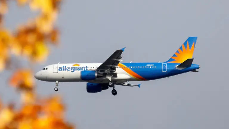 Allegiant Air Baggage Fees & Policy Guide